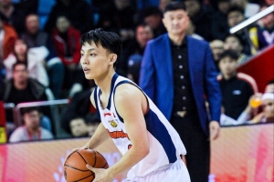 媒体人：今天广东阵地战耐心&节奏可快可慢 这样的球风应该延续