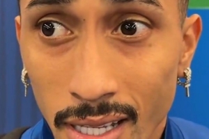 拉菲尼亚：裁判两回合比赛都有误判，这是被偷走的比赛