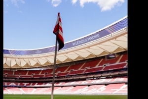 赛前草皮遭巴萨投诉！马竞社媒晒修剪后的草皮：喜欢这种味道