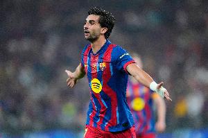 TA：弗里克赛季初曾决定莱万和费兰平分出场时间，让后者逐步接班