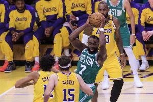 詹姆斯：若今年黄绿大战就太疯狂了 我是绿军老对手 他们不喜欢我