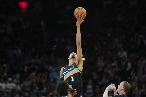 铁林：期待文班季后赛打出球星级别表现 他对篮球无比执着