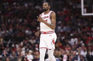 杜兰特：湖人少了两位联盟顶级的核心球员 但仍有人能挺身而出