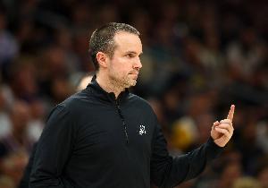 奥特：我们目标就是打进季后赛 无论用什么方式都要进去