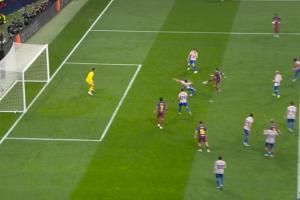 进球无效！加维打门被朗格莱封堵，费兰补射破门，但越位在先