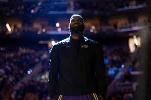 路威：如果詹姆斯能带队赢火箭 这能比肩他生涯中的任何成就