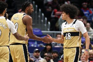 浓眉：我进NBA时现在的队友们才4-5岁 终于体会到老詹的感受了