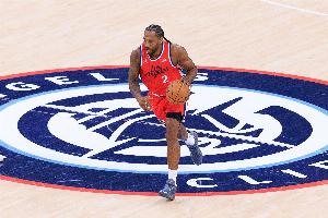 船记：上赛季小卡打掘金显得有些疲惫 本季他从始至终维持高水平