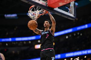 救火失败！韦尔12中5拿到12分 狂揽19个篮板&送出5记大帽