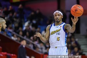 全场41分4助攻4抢断！解说：这场表现预示着巴里·布朗找回状态