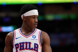 有点手紧！埃奇库姆上半场8中3得到6分5板1助 三分2中0