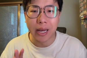 解说：魔术现在这表现两条命都悬 绿军的球风可能完克76人