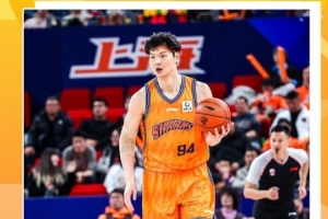 出战两场&场均22分13.5板1.5助！CBA官方：王哲林当选周最佳球员