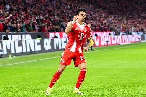 迪亚斯谈卡马文加第二黄：我认为判罚正确，我们当时想快开任意球