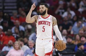 斯通：范弗里特回归后不会削弱阿门和谢泼德表现 他是一个增效者