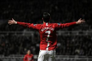 希勒：C罗绝对稳居历史顶端 莱因克尔：他是英超历史上最强的球员