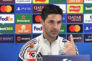 阿尔特塔回应曼城球迷瓶子嘲讽：一个球迷？这种事影响不了我