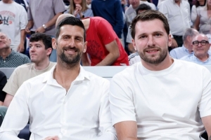 支持老东家！皇马晒东契奇和德约科维奇今日现场观战欧冠篮球比赛