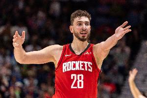 申京：常规赛排名第3第4或第5都无所谓 我们的目标就是夺冠！