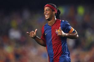 小罗：父亲说赤脚控球能更好地锻炼球感，但其实他没钱给我买球鞋