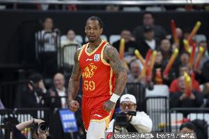 塔克被马利克·威廉姆斯替换 本赛季最多还能被广厦注册一次