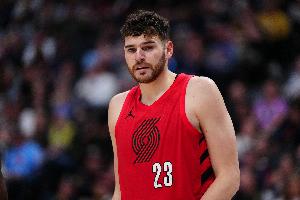 克林根：文班亚马和我防过的约基奇&恩比德属于同一级别