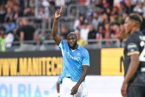 记者：卢卡库与那不勒斯进行了坦诚沟通，双方就此前冲突达成和解