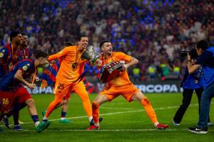 每体从丢球数等数据对比巴萨两门将：霍安·加西亚均优于什琴斯尼