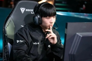 Lucid：连续两次击杀阿萝拉觉得这局能翻，双C可靠地支撑着队伍