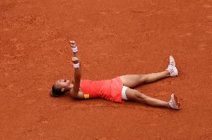 郑钦文：红土场发球优势会减弱一些，面对世界前五我很有信心