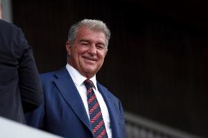 记者：拉波尔塔希望和莱万续约至2027年，个人条款预计不是问题