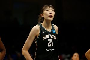 WNBA季前赛砍20分！韩旭：尽100%的努力去打 执行教练布置的内容