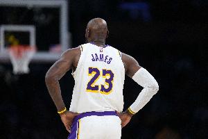 湖媒发问：若系列赛3-0领先被逆转对詹姆斯的历史地位有何影响？