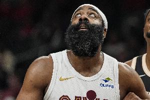 拼下5个前场板！哈登14中5空砍16分9板9助 正负值+11全队最高