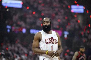 哈登9中3拿到18分6板3助3断2失误 罚球13中11！正负值+5