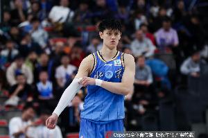 媒体人：广东G1忌惮北京内线 护筐差不停收缩给其他位置机会