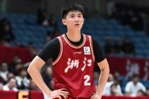 纯负作用！李悦洲替补20分钟1中0仅1助 3次失误3次犯规