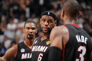 富保罗：热火BIG3未达预期统治力是因3人薪水太高 只能靠底薪补强