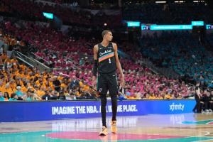 抢回主场优势！马刺在森林狼主场标靶中心的七连败终结