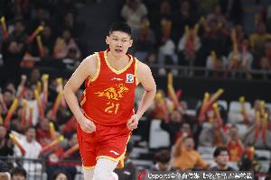 高效终结！胡金秋半场13分钟5中4拿到9分5板 正负值+5