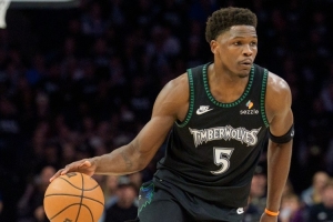 爱德华兹：为了比赛我已经倾尽全部 腿没有100%恢复但还好