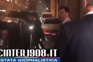 莫老爹萨队陪同！当年许家印与国米掌门人张氏父子在米兰共进晚餐