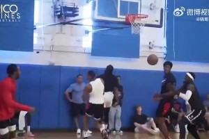 几年前野球局，哈登面对猛龙新秀巴恩斯的防守，频频吃瘪